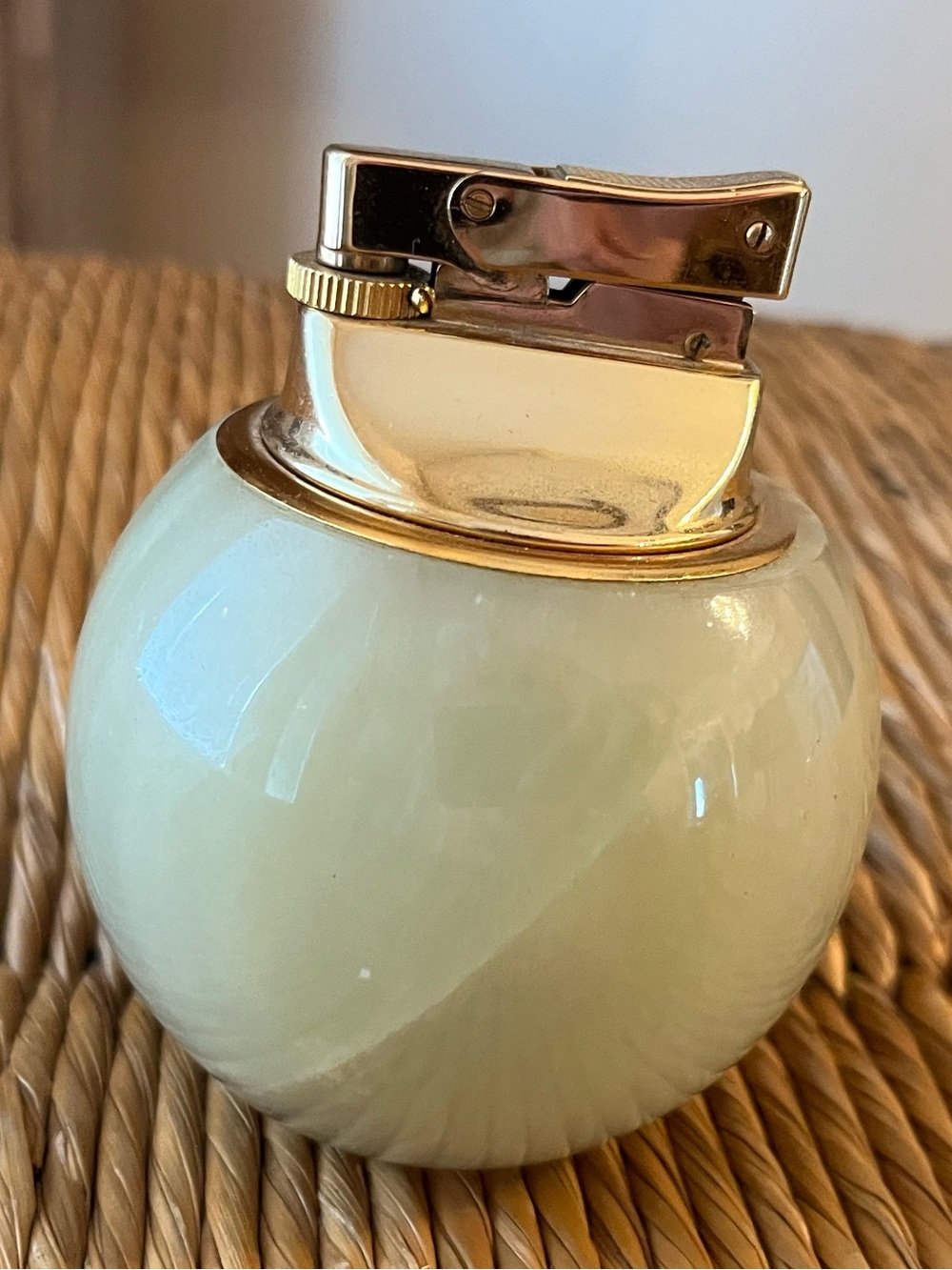 Vintage Mid-Century Green Onyx Table Lighter Flame Crest Japan